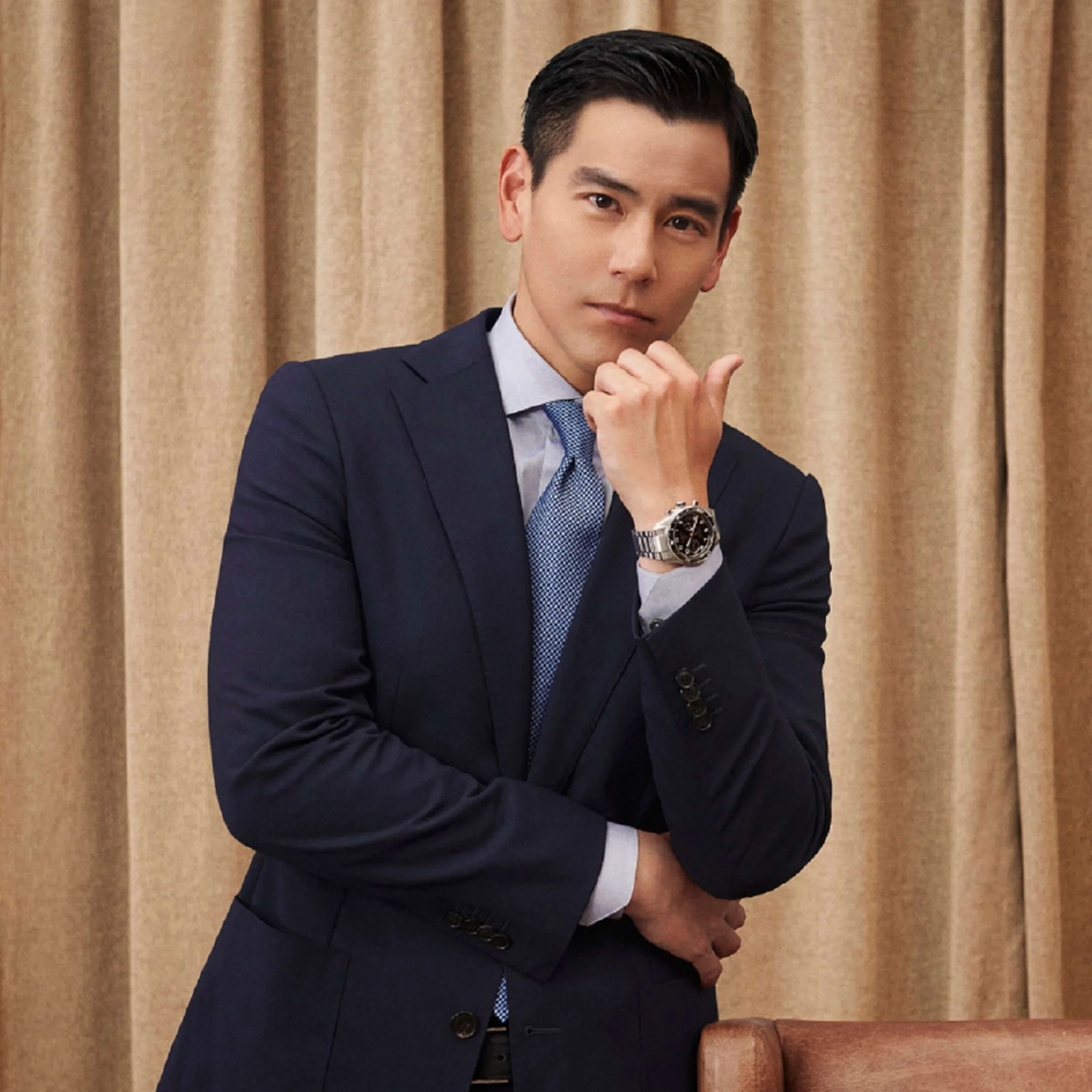 浪琴表优雅形象大使彭于晏、品牌好友罗一舟演绎先行者系列计时腕表