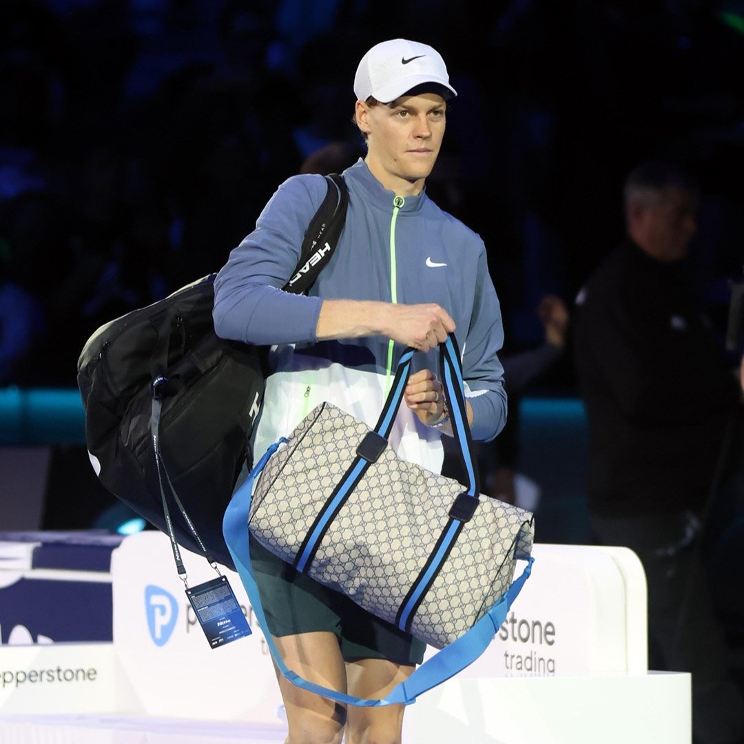 古驰为品牌代言人JANNIK SINNER打造全新定制旅行袋