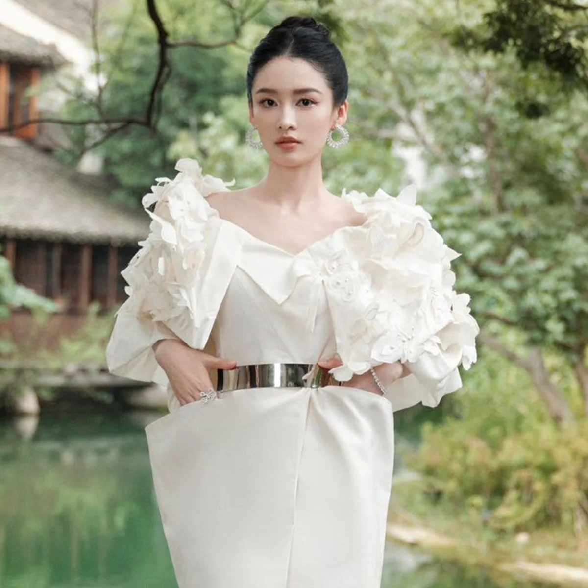 演员李沁佩戴Chopard萧邦高级珠宝臻品出席音乐派对活动