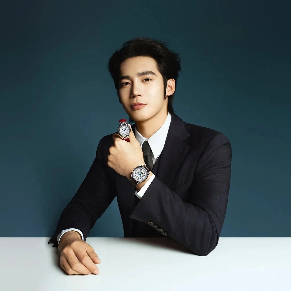 浪琴表携手优雅形象大使于适，臻献情人节时计