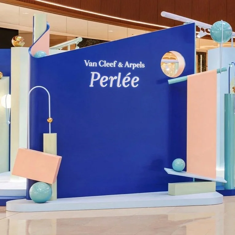 Van Cleef &amp; Arpels梵克雅宝携手法国艺术家Arthur Hoffner，以金珠点亮Perlée限时体验空间的缤纷意趣