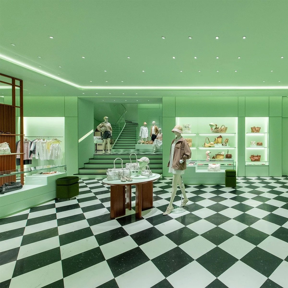 Prada于中国深圳湾万象城开设全新精品店