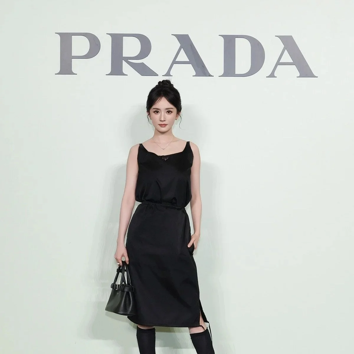 Prada庆祝深圳湾万象城精品店开幕，李现、马龙、Win Metawin、杨幂等多位明星嘉宾亮相