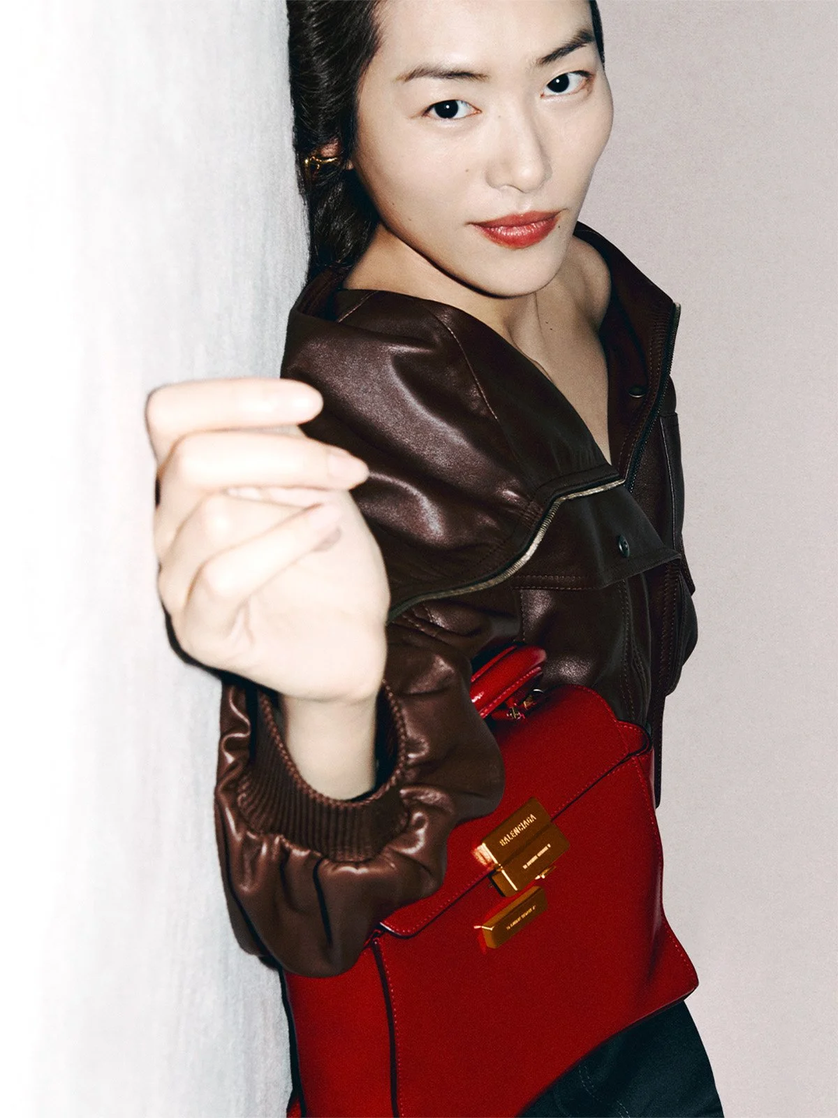 BALENCIAGA WINTER 26 CAMPAIGN STILLS WAVE 2 IMAGE 5.jpg