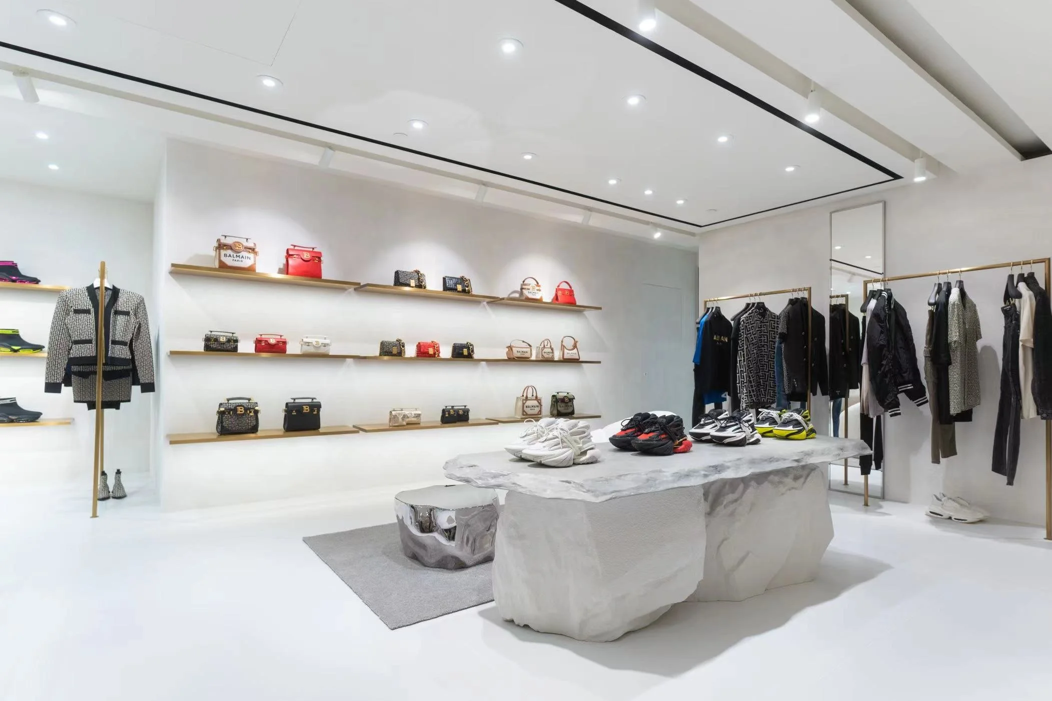 Balmain Riyadh BALMAIN香港SOGO限时快闪店盛大启幕 — Amazedaily