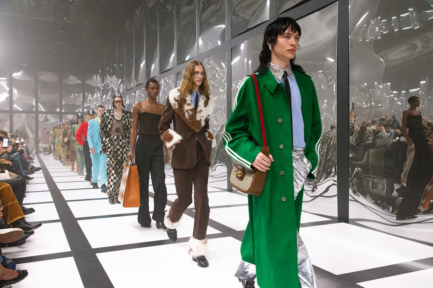 古驰发布2022秋冬《Exquisite Gucci》系列：精装变形镜 — Amazedaily
