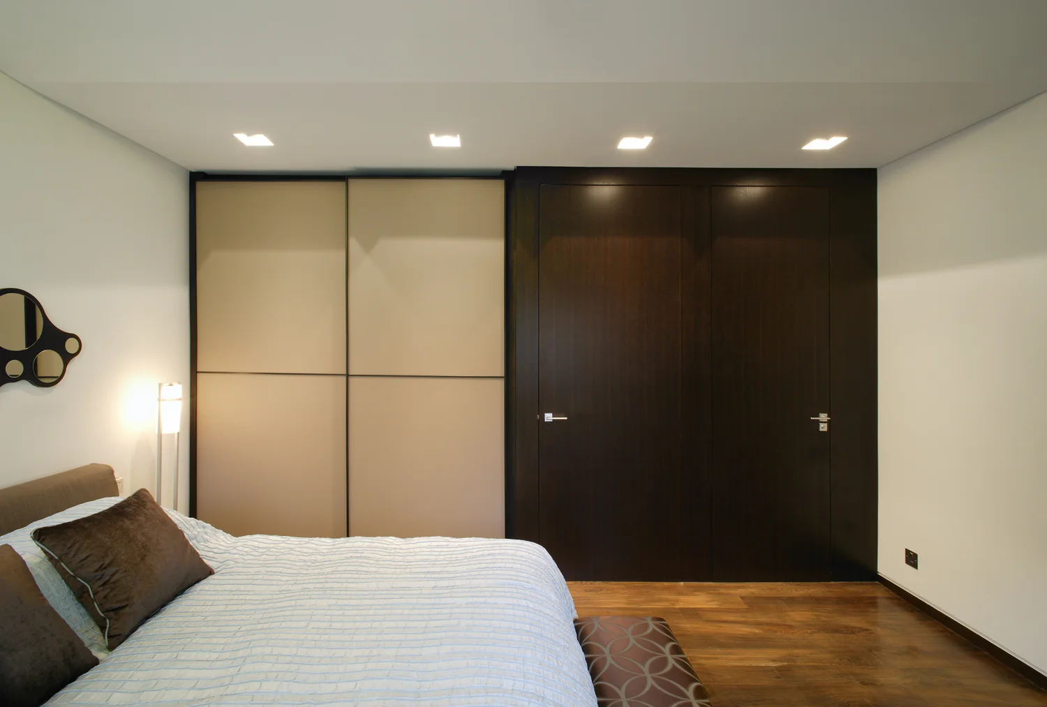 9 Catherine Wheel Yard 08.jpg