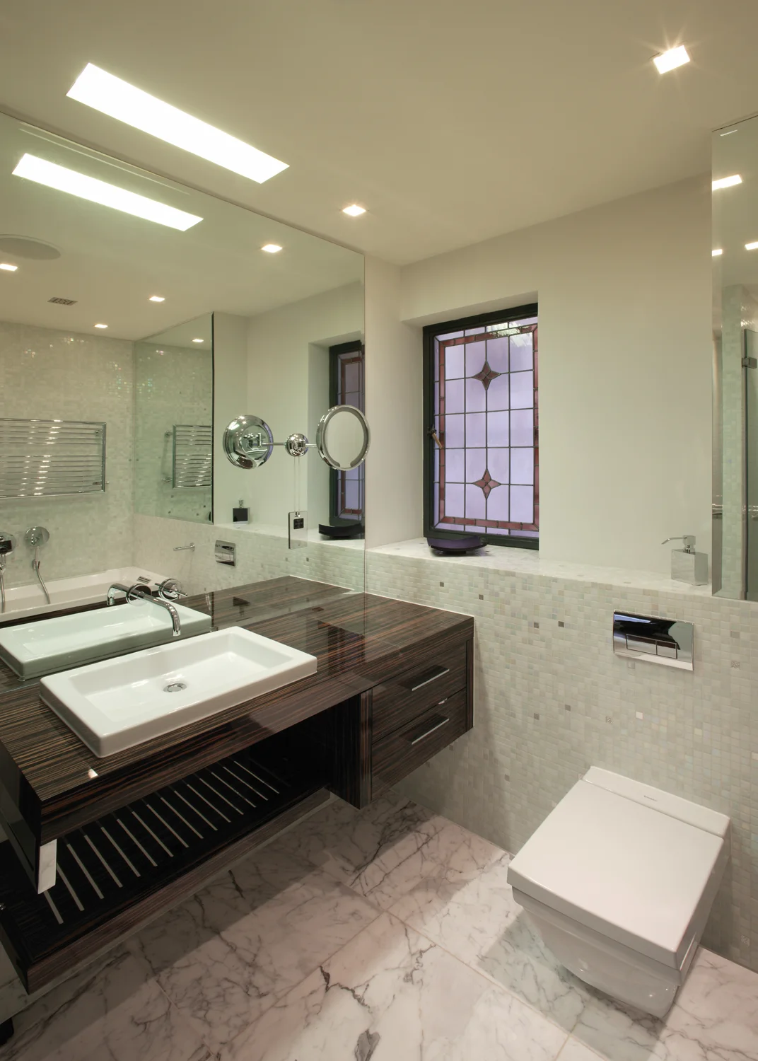 9 Catherine Wheel Yard 10.jpg