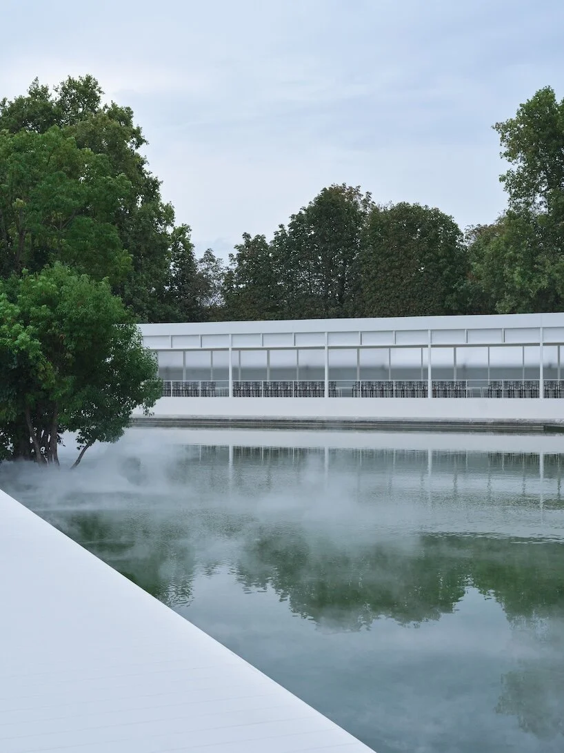bureau-betak-geometric-white-runway-mist-filled-landscape-dior-summer-2027-show-paris-fashion-week-jonathan-anderson.jpg