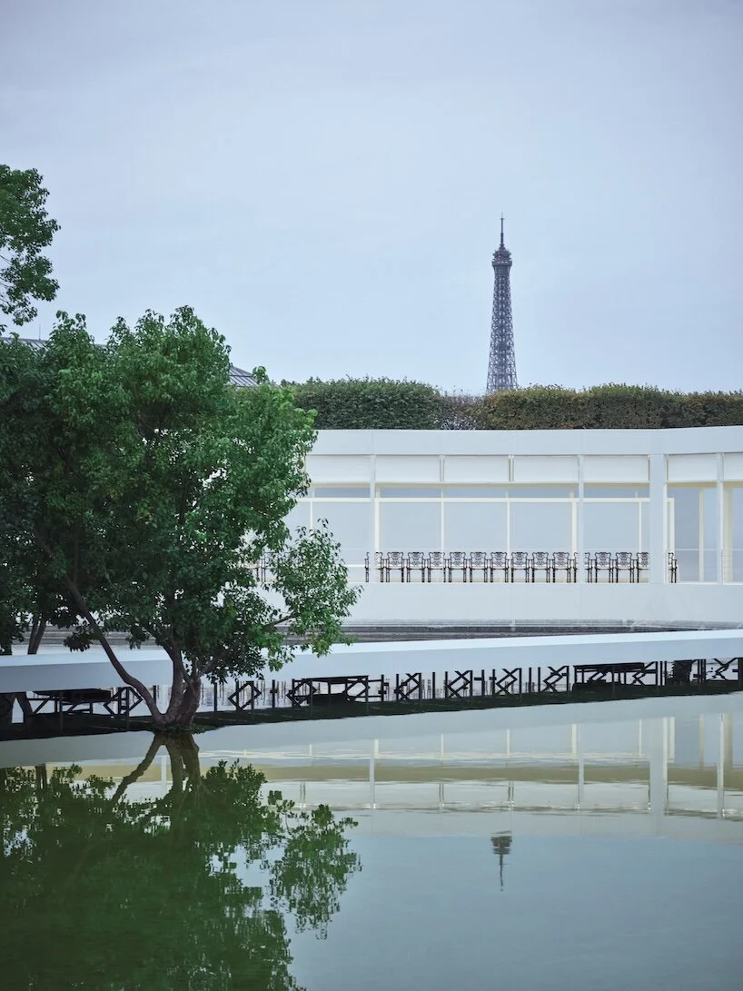 bureau-betak-geometric-white-runway-mist-filled-landscape-dior-summer-2027-show-paris-fashion-week-jonathan-anderson1.jpg