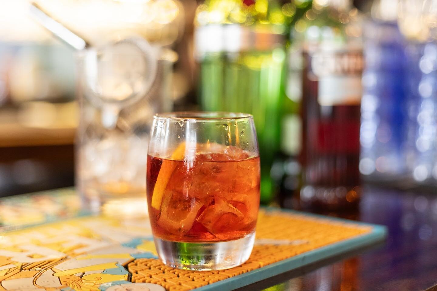 Let&rsquo;s start the weekend with class&amp;our famous Negroni 🍹

Negroni, cocktails, Notting Hill, The Hillgate Pub

#negroni #letsstart #nottinghill #thehillgate #weekendinlondon