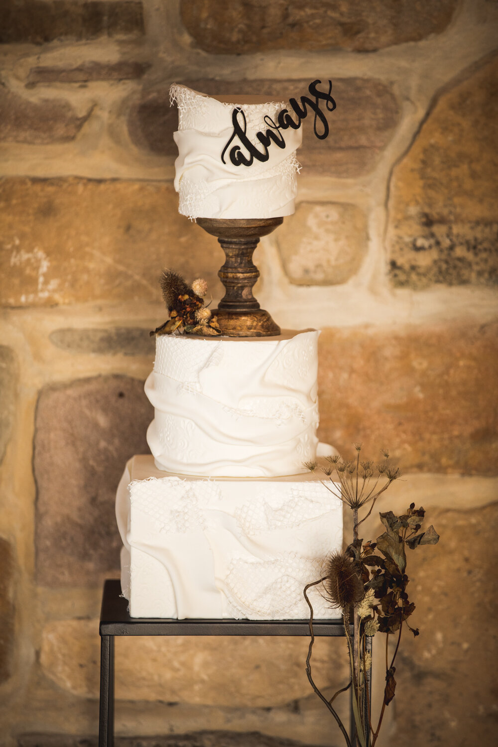 Dried-Flower-Wedding-Ideas-Dan-Lambourne-Photography-8.jpg
