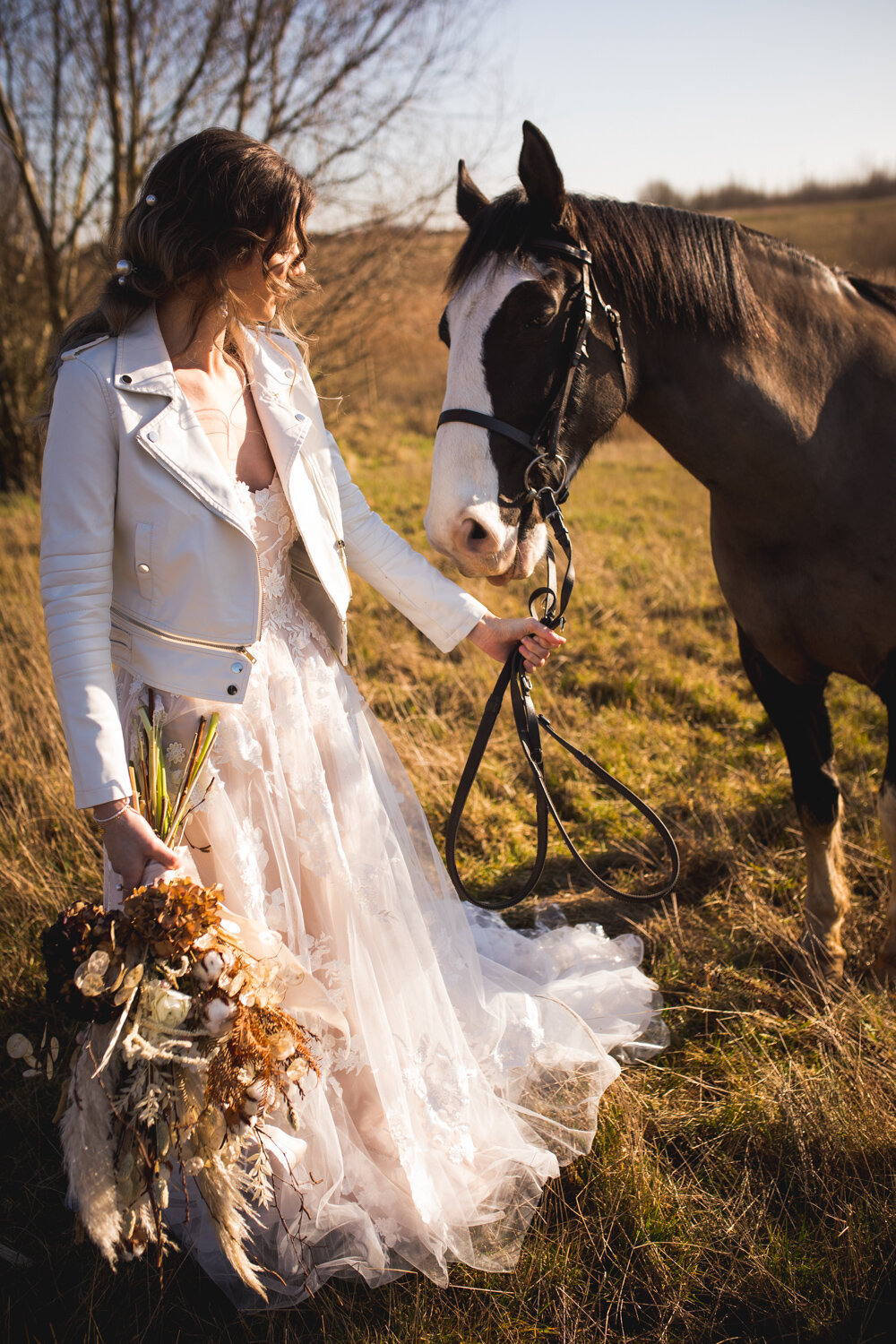 Dried-Flower-Wedding-Ideas-Dan-Lambourne-Photography-9.jpg