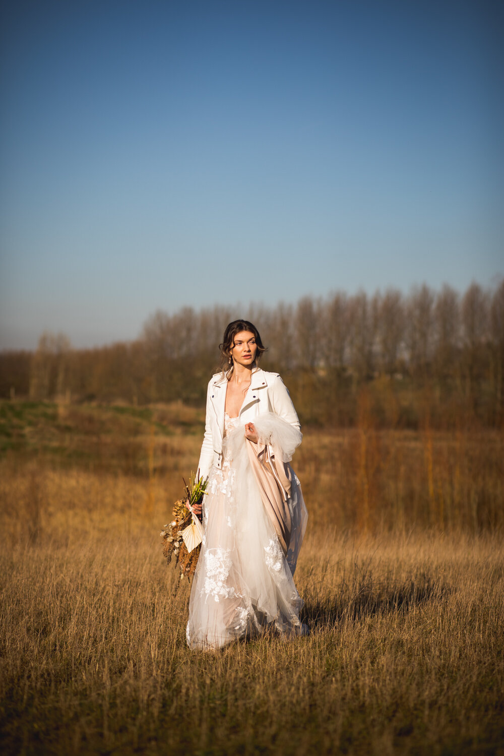 Dried-Flower-Wedding-Ideas-Dan-Lambourne-Photography-11.jpg