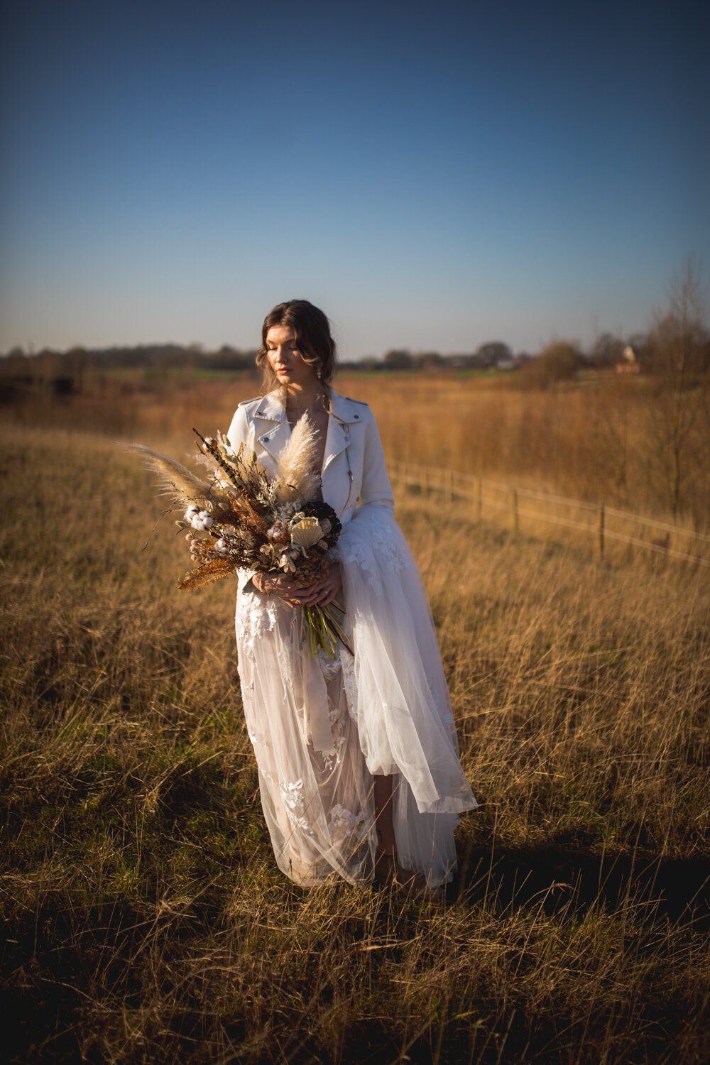 Dried-Flower-Wedding-Ideas-Dan-Lambourne-Photography-22.jpg