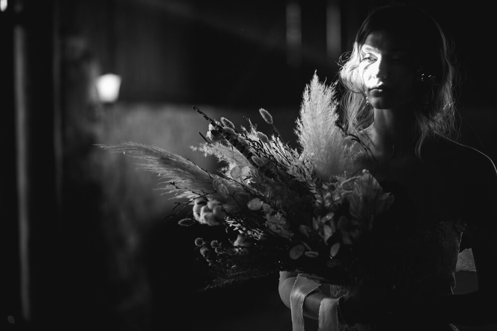 Dried-Flower-Wedding-Ideas-Dan-Lambourne-Photography-28.jpg