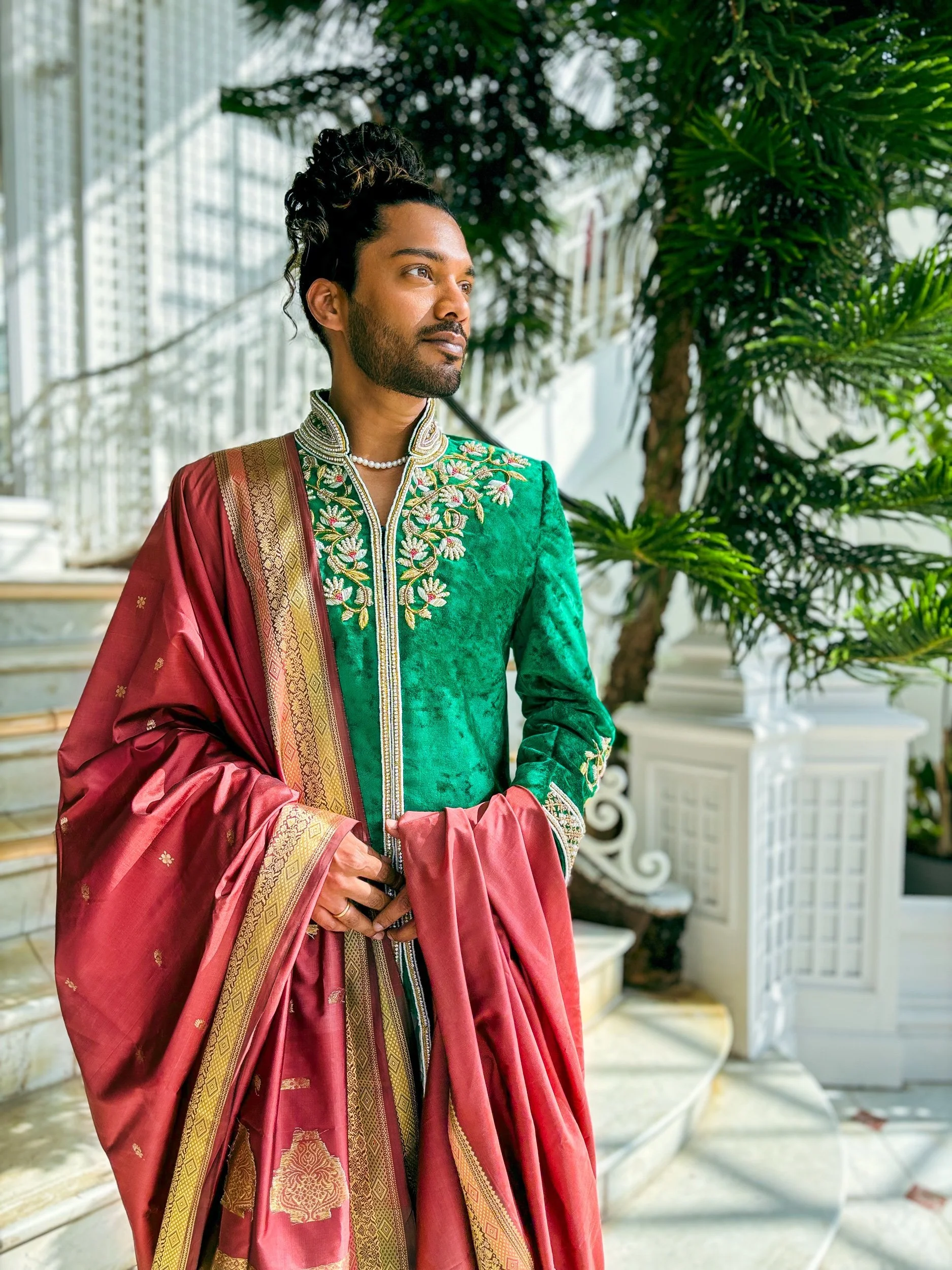 Mon rêve d’enfant en velours : la création d’un sherwani brodé à la main