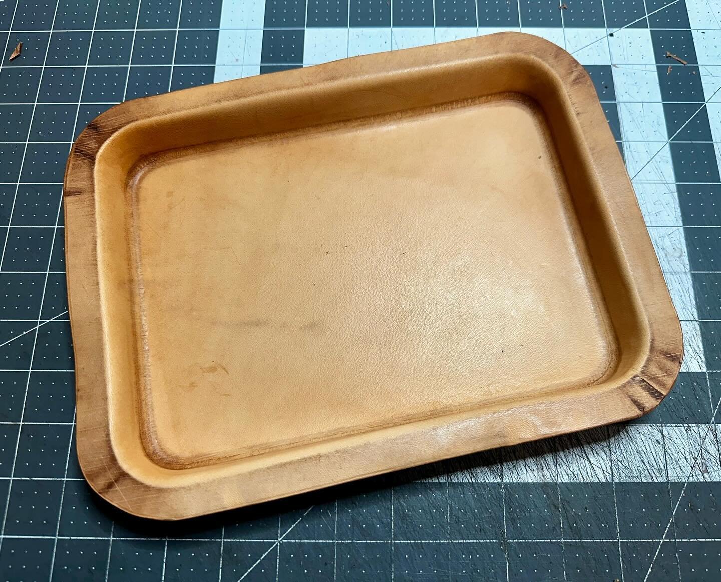 Thinking of changing up my valet trays to a wet molded design. #testrun #valettray #wetmold #leather #leathercraft #madeinnh