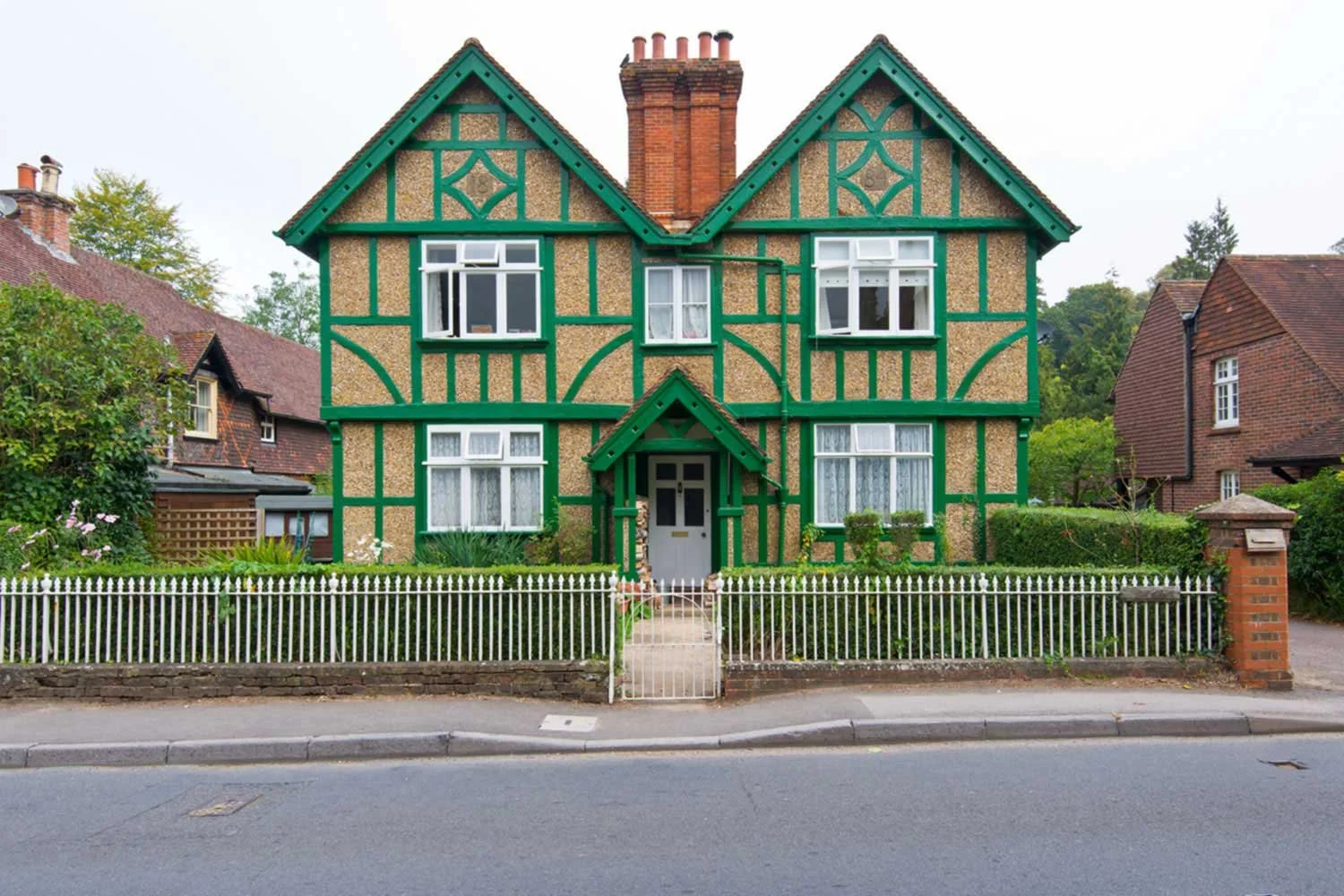Color-change-English-house-online-digital-service-with-photoshop---Before.jpg