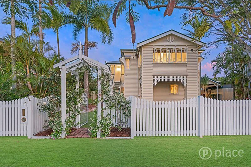 24 Marsh Street, Cannon Hill, Qld 4170