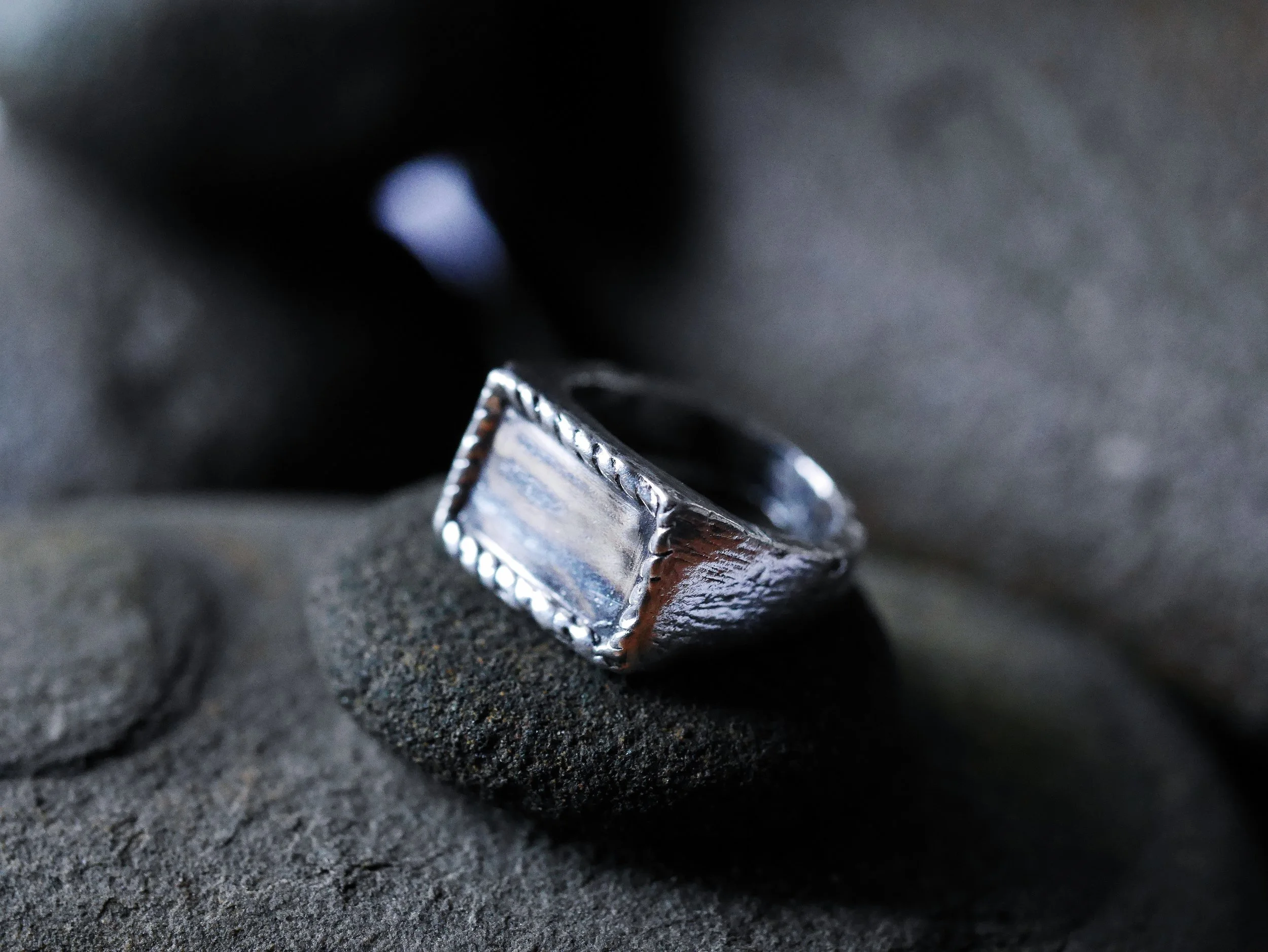Rectangular Frame Signet Ring3.JPG