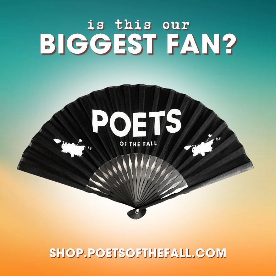 Is this our biggest fan?! 

Probably not, but the joke had to be made 😂 

This exclusive Bamboo Fabric Hand Fan is now available in our webshop! 🪭 It will keep you cool on those hot summer days (something we Finns can only dream of this week!) and 