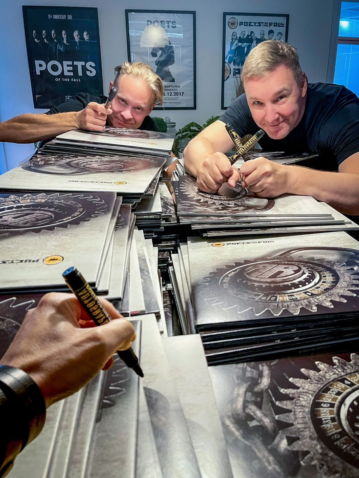 Hellooooo everyone!!! How&rsquo;s it going? We&rsquo;ve been a little busy, you know, signing stuff&hellip; ✍🏻 

🔥 Revolution Roulette ON VINYL for the first time ever! Head over to our webshop to find out more &amp; grab one of these signed babies