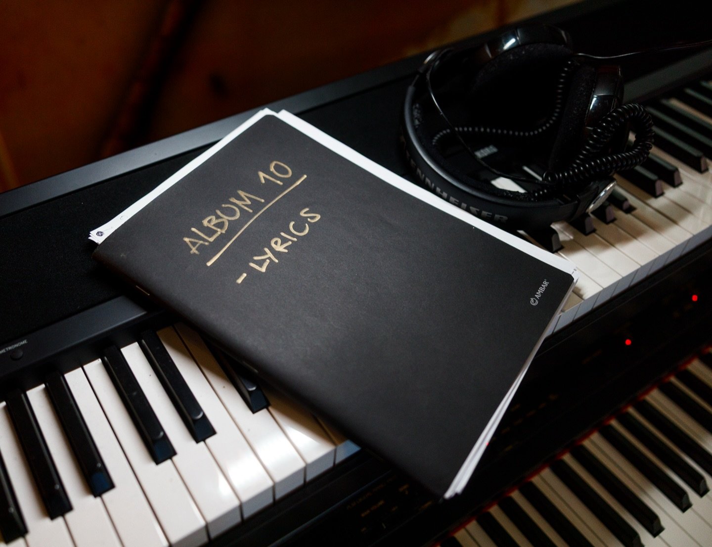 Shh&hellip; 🤫 please don&rsquo;t disturb the poets at work with loud or sudden noises.

In this book, secrets are being scribbled &amp; new stories are brewing. Are you ready to hear what the ink has to say? 🖋️

#PoetsAlbum10