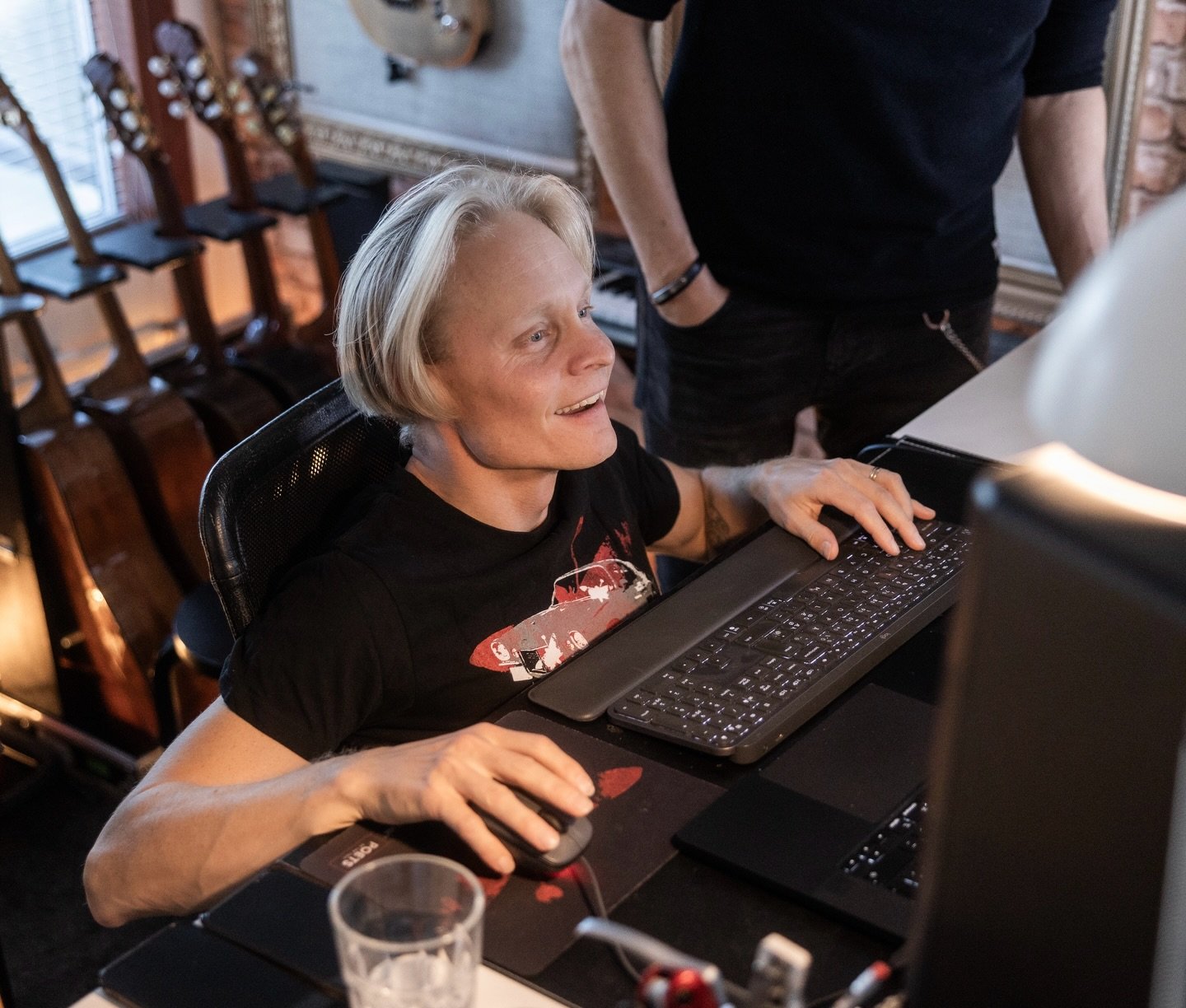 Happy Birthday, @ollie_t_gtr 🎸✨

Thanks for the riffs, the happy energy, and the magic you bring to every song&hellip; and for rising to every occasion, even when your chair doesn&rsquo;t 😂

Here&rsquo;s to many years of epic solos, loud crowds, an