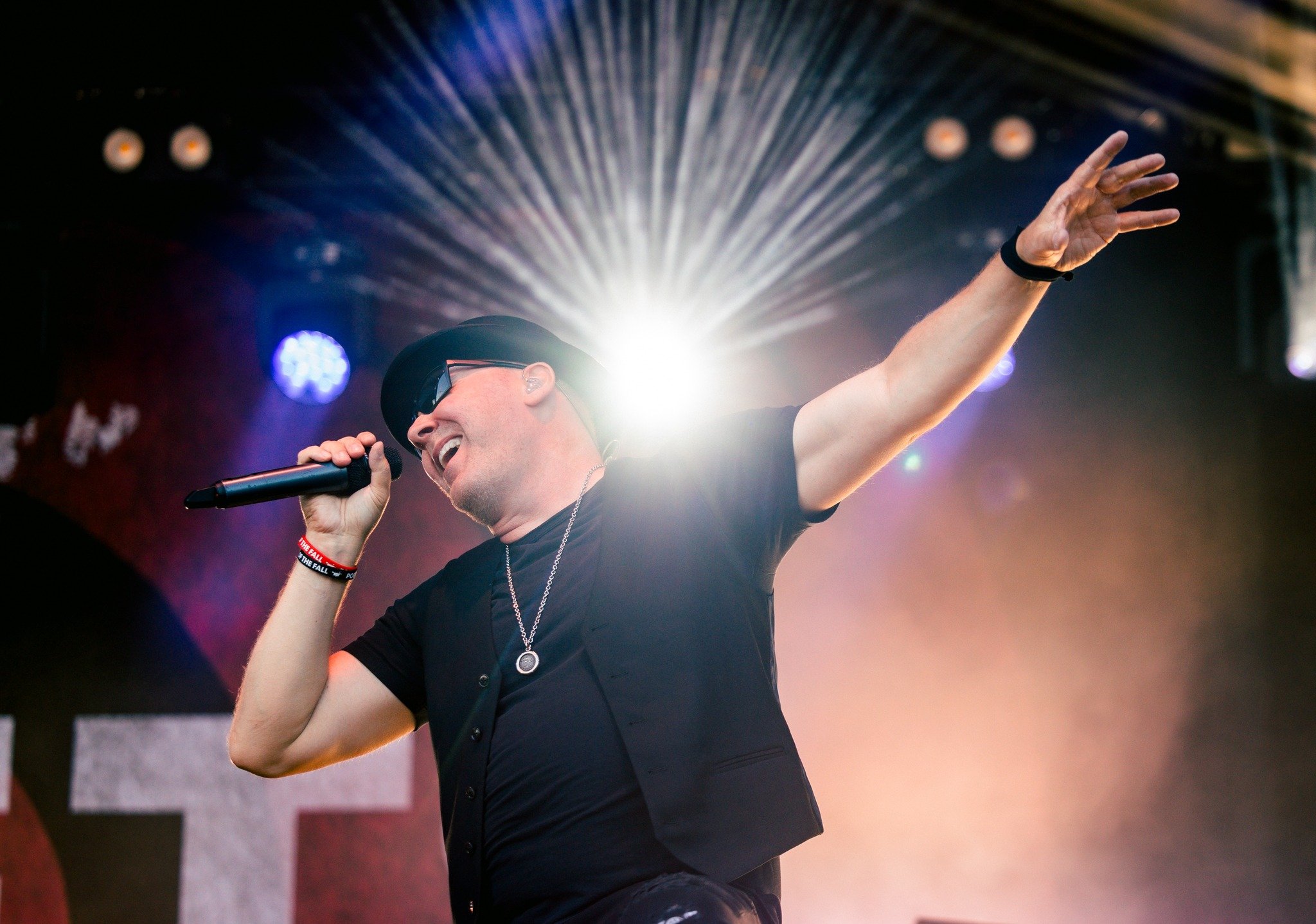 Last week: Hyvink&auml;&auml;. Tomorrow: OULU! See you there! 🤩

All tour dates &amp; tickets: poetsofthefall.com/tour

📷: @tiiaohman
