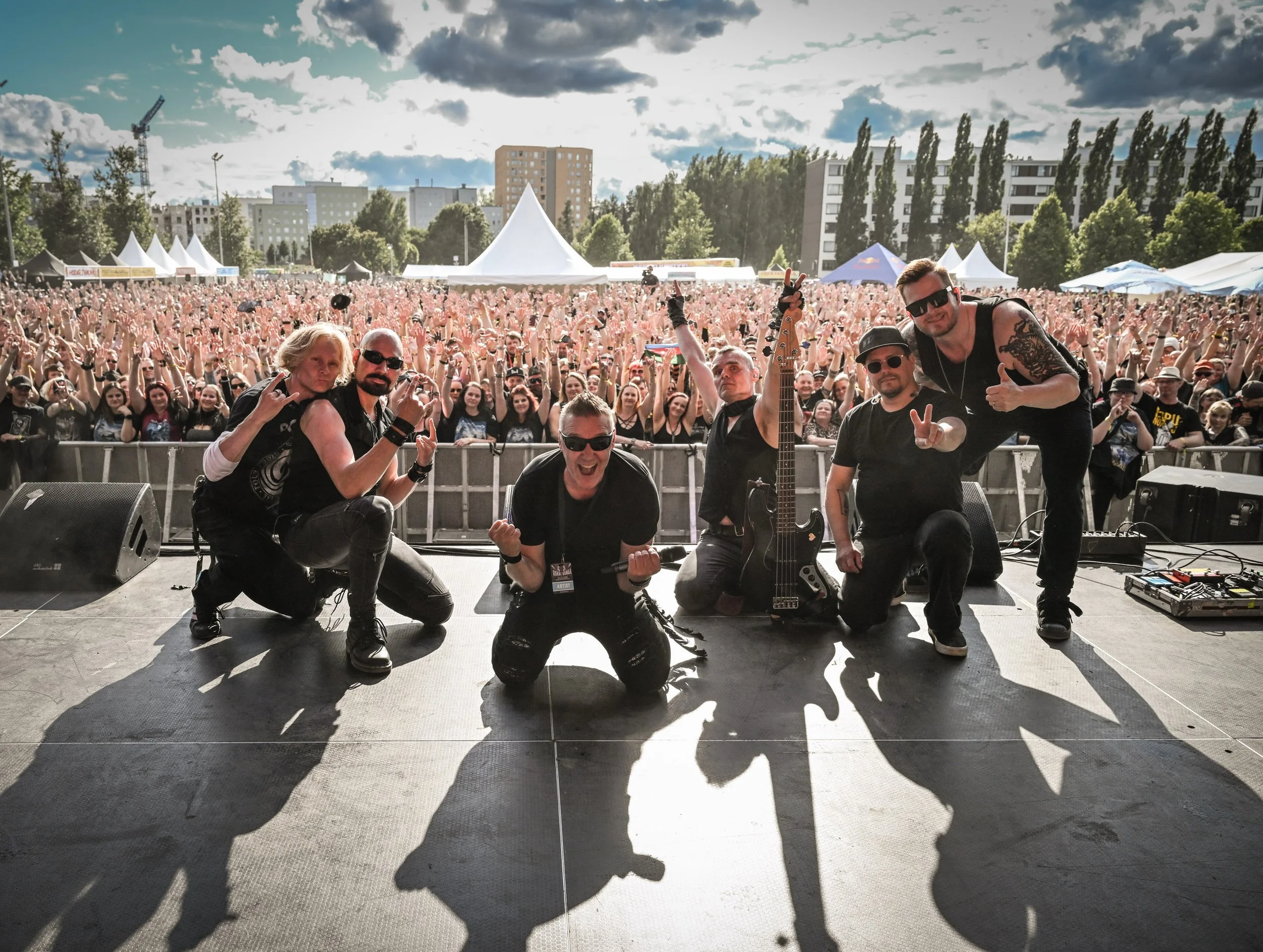 Tampere, we always love playing to you guys! ❤️ Thank you so much, and see you soon again 🙂&zwj;↕️ (Maybe next week in Kemi?)

Photo by @pitkasentero 📷