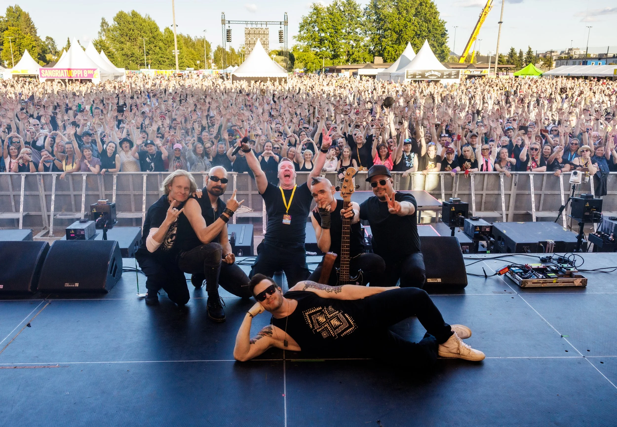Vantaa-aaa-aaa, you were something else! 🖤

A huge THANK YOU to everyone who joined us &amp; sang with us (loudly!) in Vantaa tonight. Aw yeah!

🔥🔥🔥

@vauhtikiihtyyvantaa