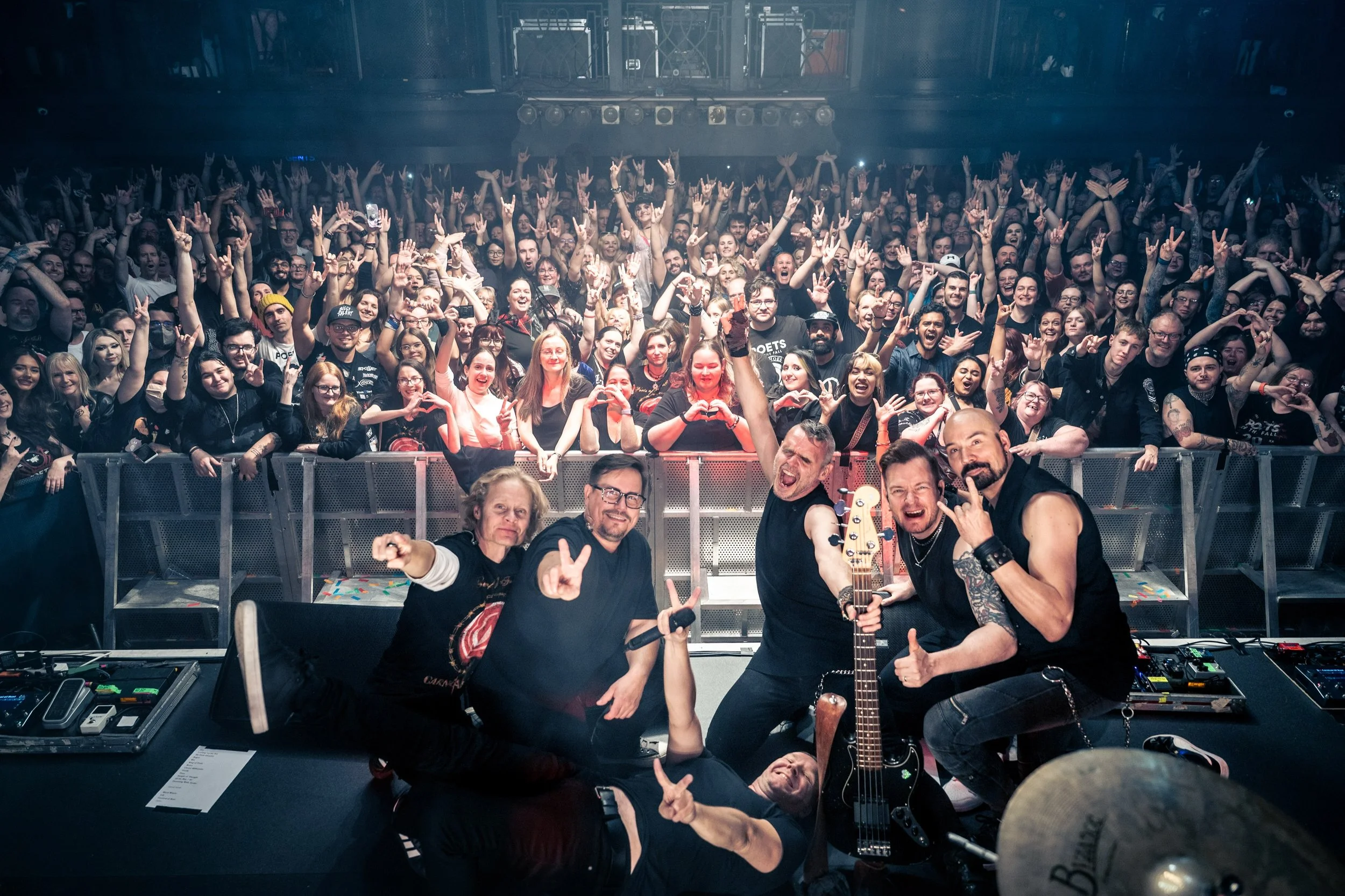 Nottingham! 2nd to last show of the tour, but right there at the top 🤘Thank youuu! 🤘🙏

📸: @oikeaosku 

#echoesofthecarnival