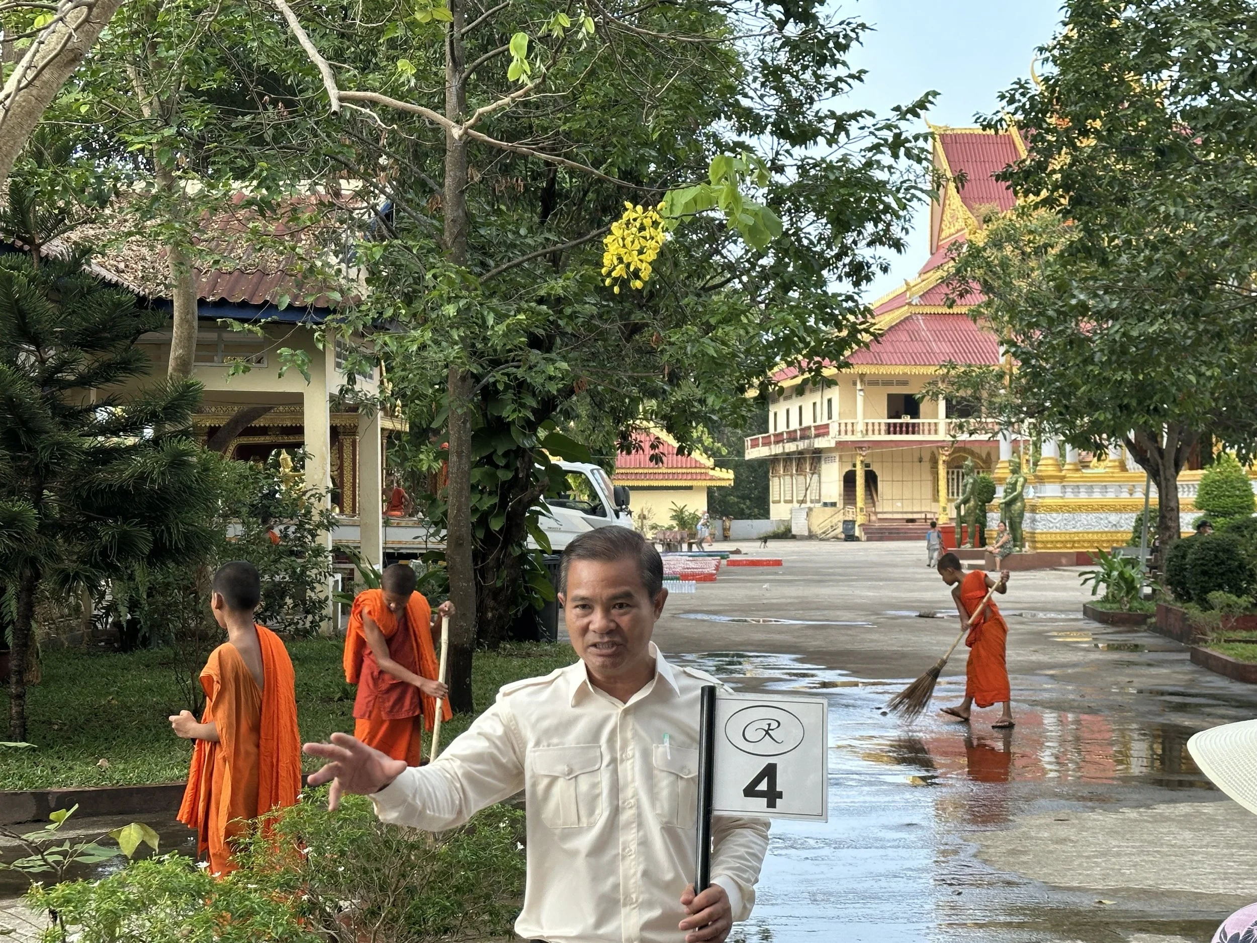 monks.jpg