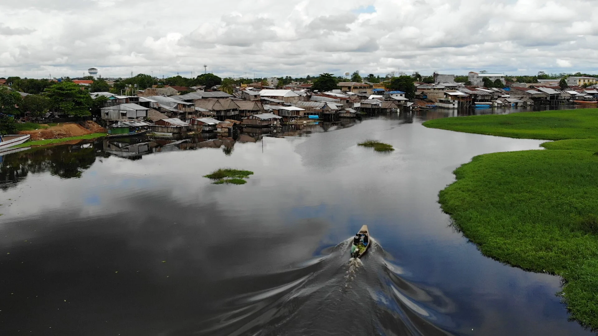 Iquitos is only accessible by water and by air (for now—the Pan American Highway is on its way!). Thus it has become a somewhat isolated but tight-knit community. Iquitenans love visitors too! The hospitality the city’s inhabitants demonstrate is unmatched.