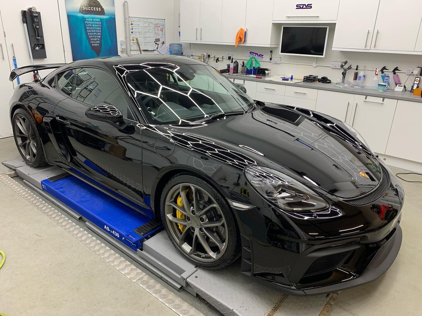A new client by recommendation brought us this beautiful flat black gt4 for a full detail. Flat black is challenging and we both really enjoyed getting stuck into this one, the results speak for themselves 💎 #detailing #paintcorrection #ceramiccoati