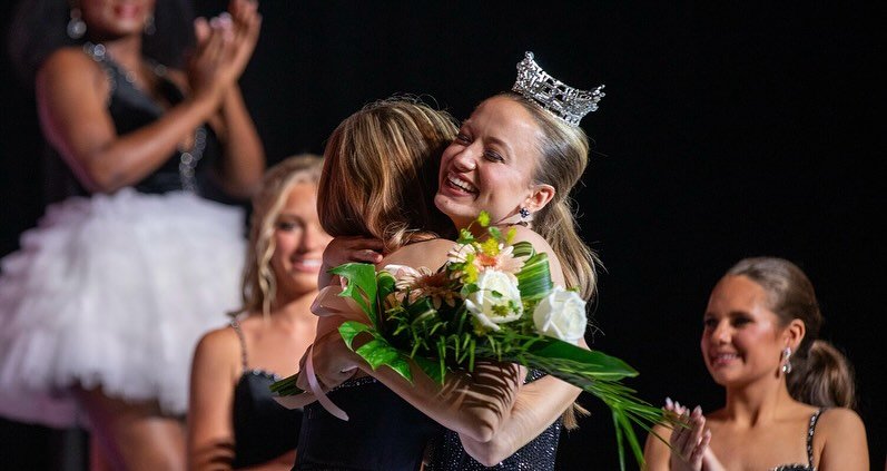 More moments like this TONIGHT!! ✨
We’ll see you at 7 PM CST for Preliminary #2 in-person or online @pageant.vision!! 🤍✨