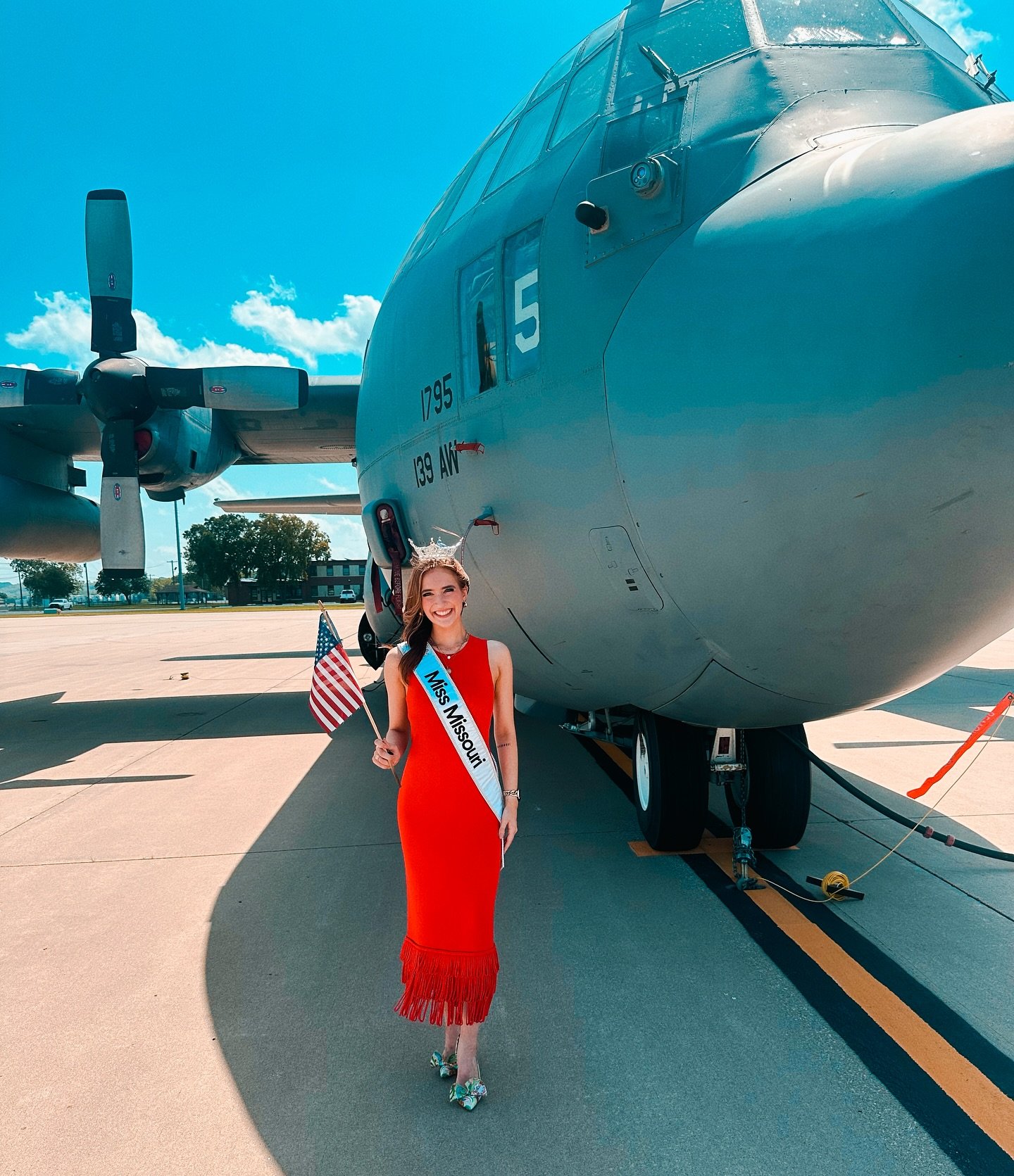 ❤️🤍💙 Hope everyone had a happy Fourth!! This was an extra special one for me. It was such an honor to meet with the Missouri Air National Guard as Miss Missouri. I couldn’t help but think of the brave individuals who continue to make immense