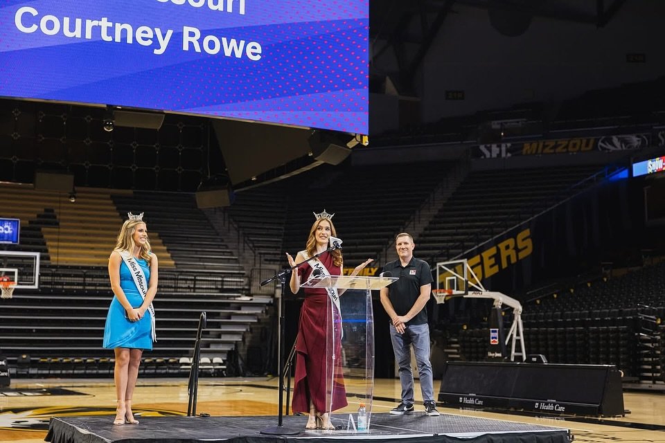 Thank you to the @showmegames for having Greta and I speak to the incredible athletes, coaches, and supporters! It was an honor to deliver the oaths and leave everyone with some words of encouragement before kicking off the games!
The Show-Me State