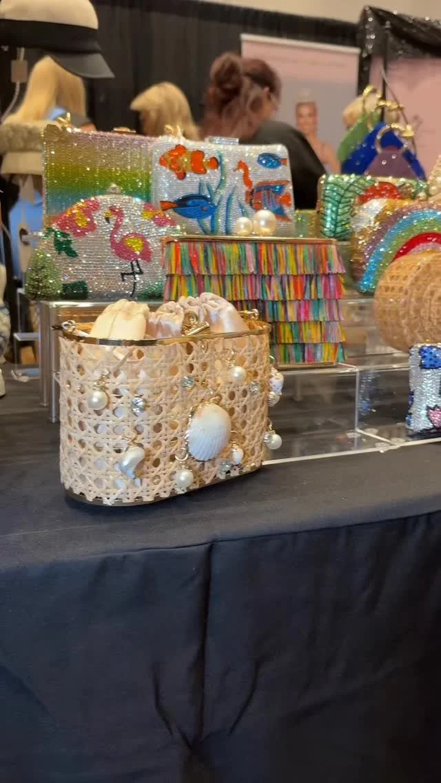 No shortage of purses here 🤩 @MissAmerica girls loveeee us some @creationsbynikilassiter!!!
Thank you Niki for being an incredible sponsor! She’s seriously one of the most creative people! Show her some love at the Miss America world tour ex