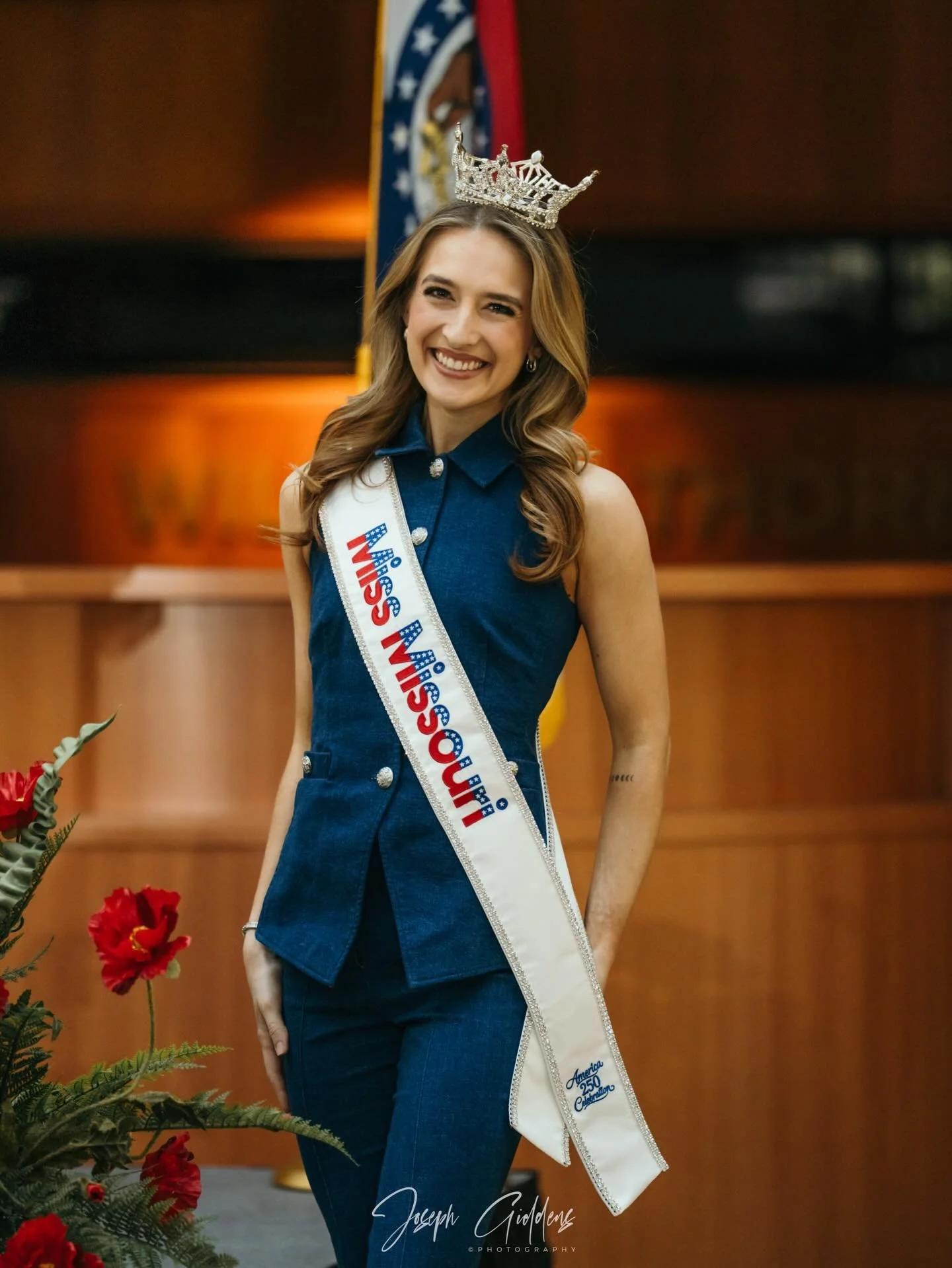 So honored to be a part of the festivities put on by the Freedom Plane National Tour as we celebrate @america250! ❤️🤍💙

No words can describe the feeling of seeing one of the few existing original engravings of the Declaration of Independence, or G