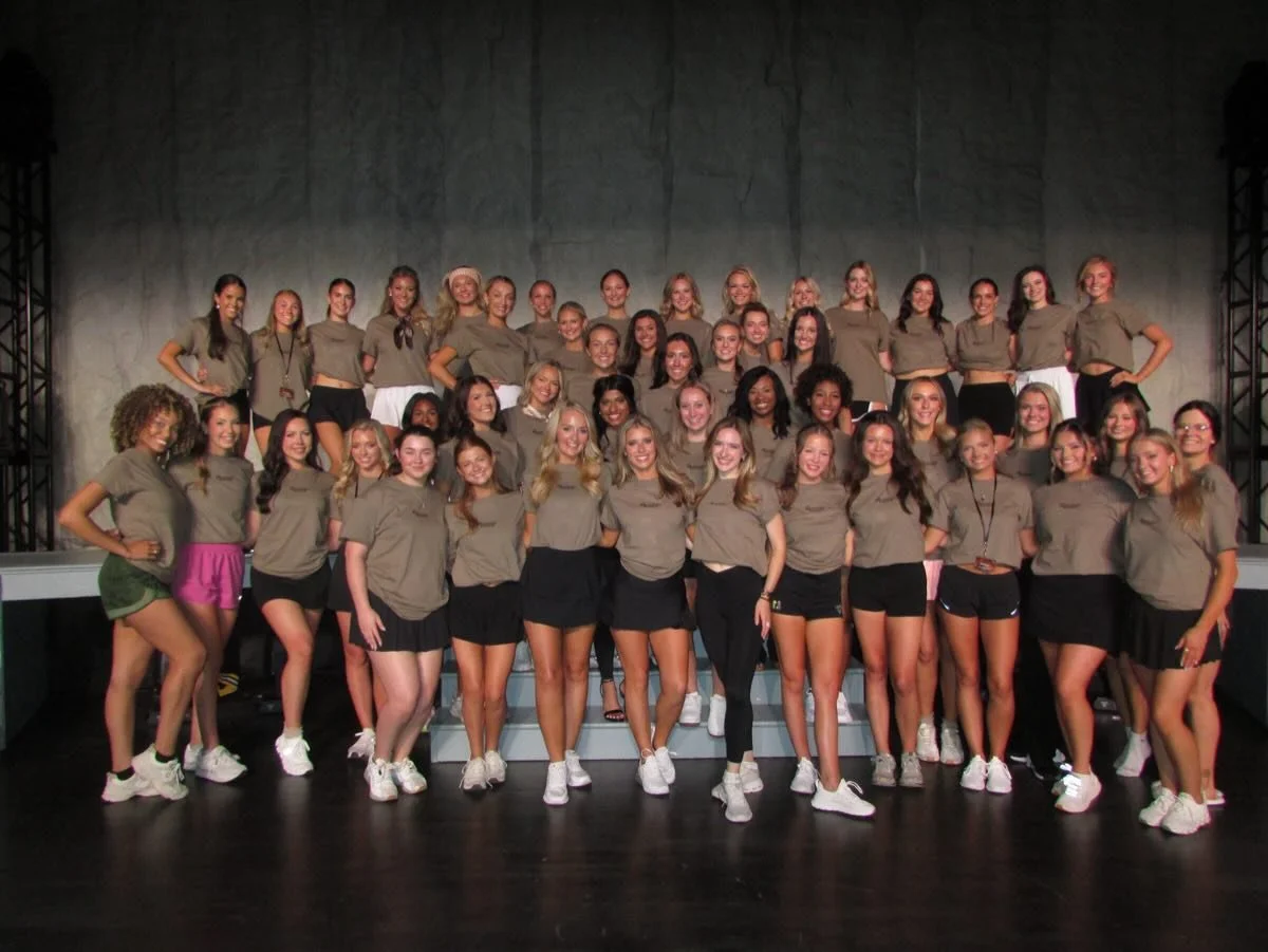 A HUGE thank you to our sponsor, @backstagetanning! ✨🤎 For sponsoring our T-Shirts for rehearsals this afternoon! 

We are incredibly grateful for your continued support of our delegates and the mission of the Miss Missouri Organization. Thank you f