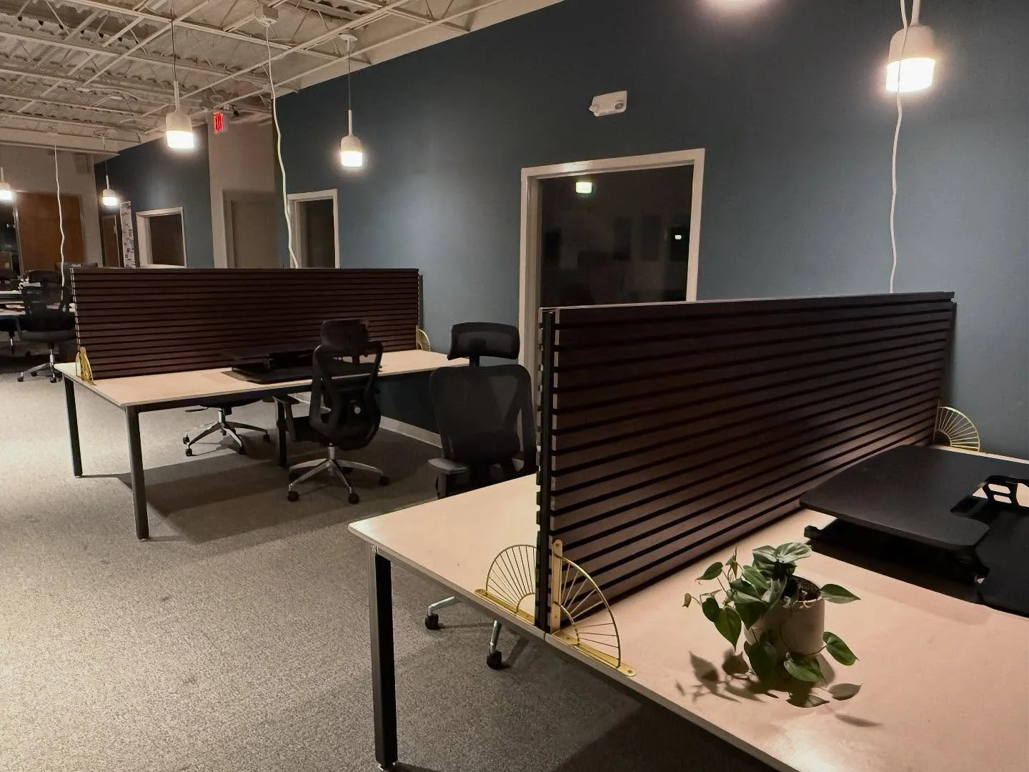 The introduction of new art and design elements is a regular part of the way our spaces remain fresh and continue to improve the experience of our members and guests. The workstations on the east wing of the 3rd floor are a recent example of that evo