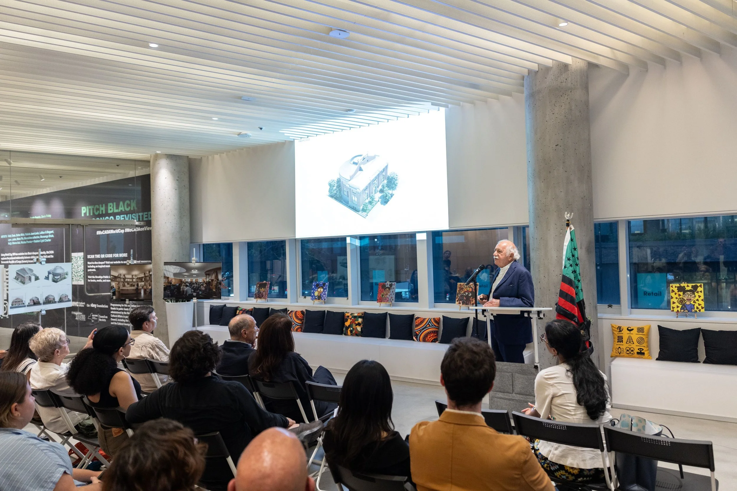  Moshe Safdie, Founding Partner at Safdie Architects, speaking about the renovation of Pacific Library. Photo by Gregg Richards / Courtesy of the Brooklyn Public Library 