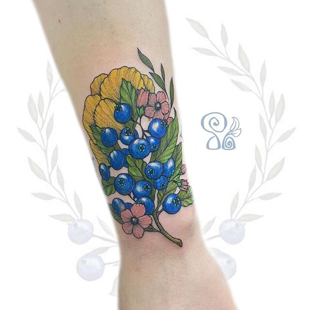 It&rsquo;s Blueberry Wednesday, because blueberries are just a bunch of outside-skittles
.
.
.
.
.
.
.
.
.
#blueberry #blueberries #flower #flowers #branch #flowertattoo #skittles #tattoo #tattoos #ink #art #illustration #artbydevonokeefe #instagood 