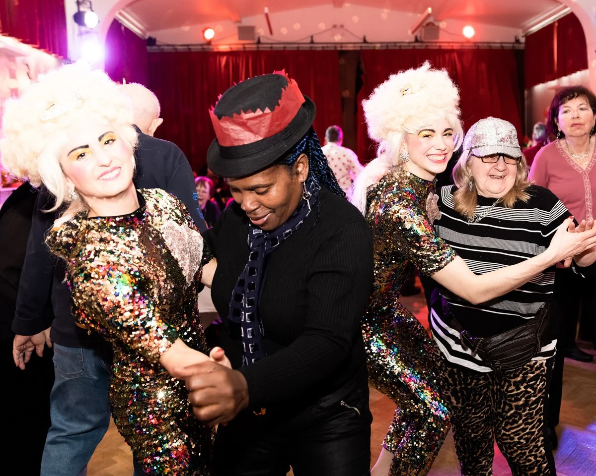 Levantes @ Posh CLub 21-12-22 Roswitha Chesher-LR-177.JPG