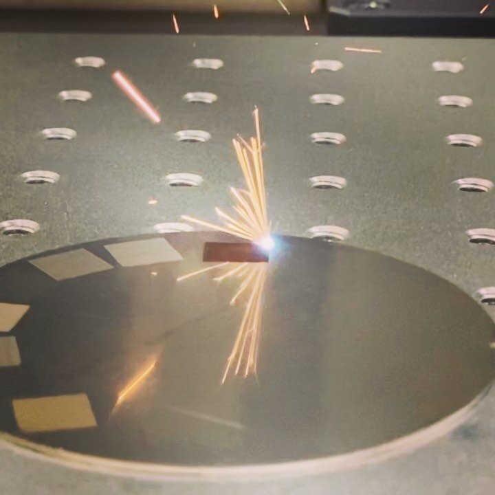 Probando 1, 2, 3 probando #laserengraving #laser #test