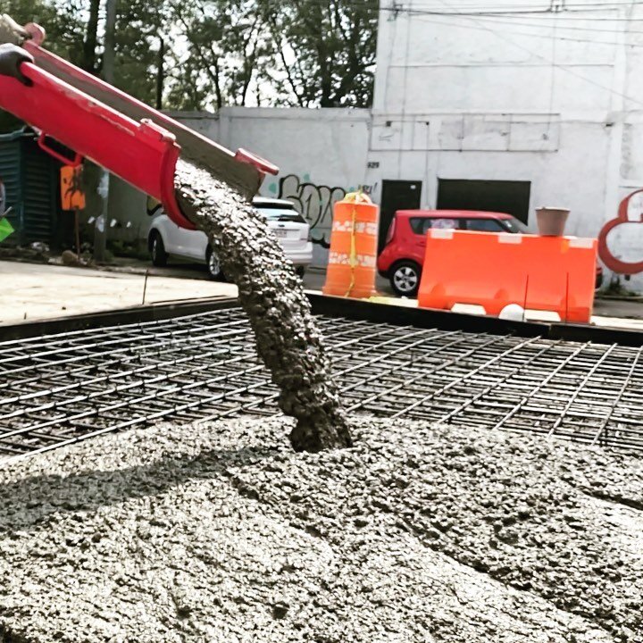 Reparación de socavón - relleno - compactación - refuerzo de acero - loza de concreto. Cotiza con nosotros por WhatsApp 5538943041
