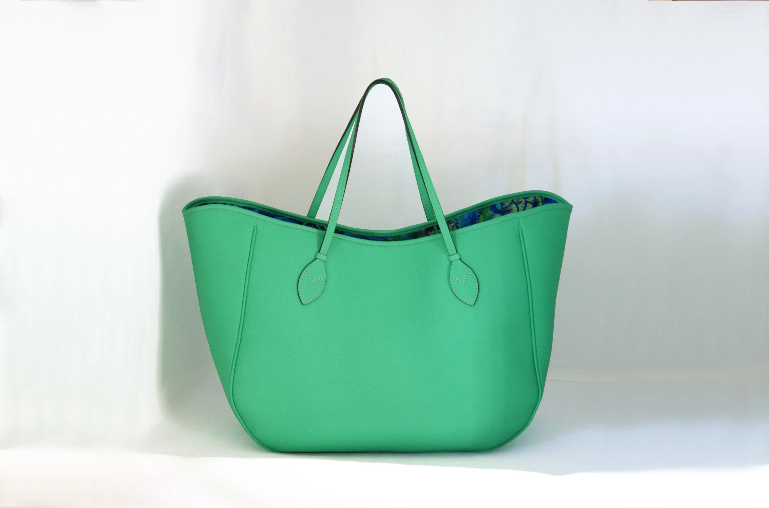 Sur mesure grand cabas "Papillon" Cuir grainé vert