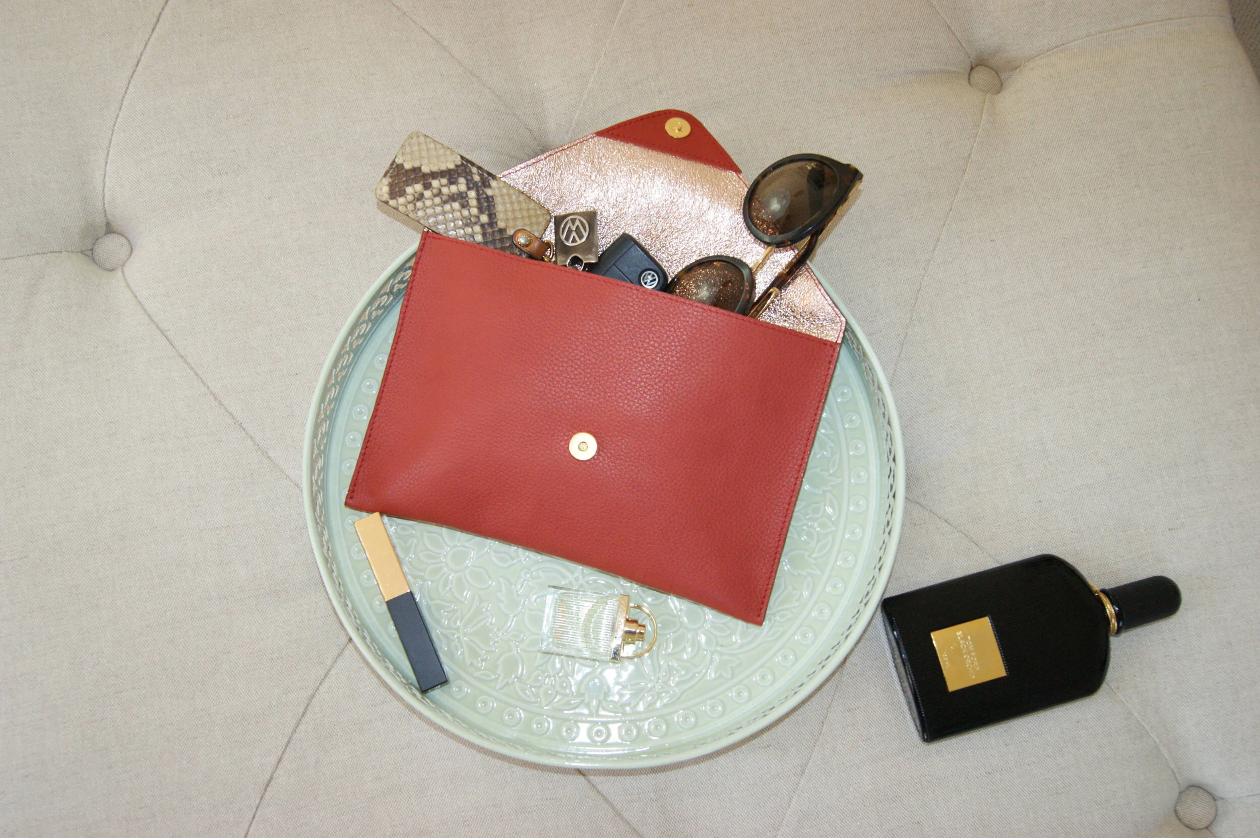 grande pochette ouverte cuir rouille et cuir métallisé rose gold